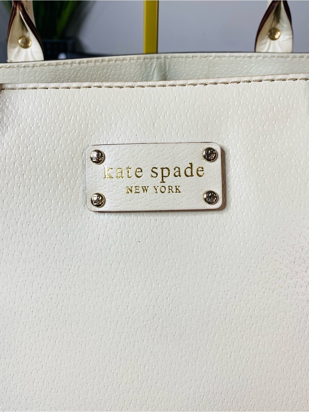 Kate Spade Wellesley Quinn Medium Tote Bag Off White Cream Leather Gold Hardware - Picture 3 of 8